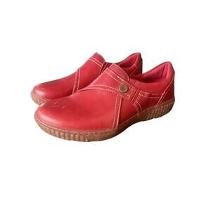 Clarks womens slip on shoes size 8.5